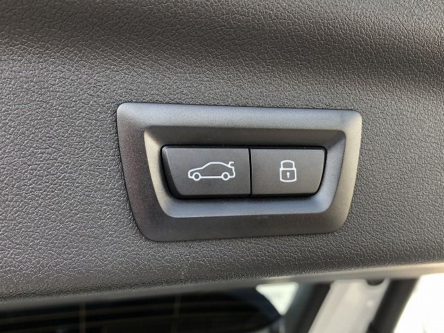 U11 iX1 xDrive30