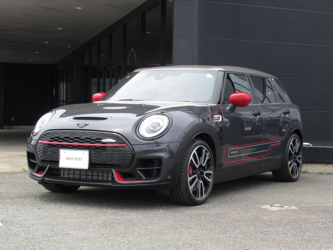 THE MINI JOHN COOPER WORKS CLUBMAN.