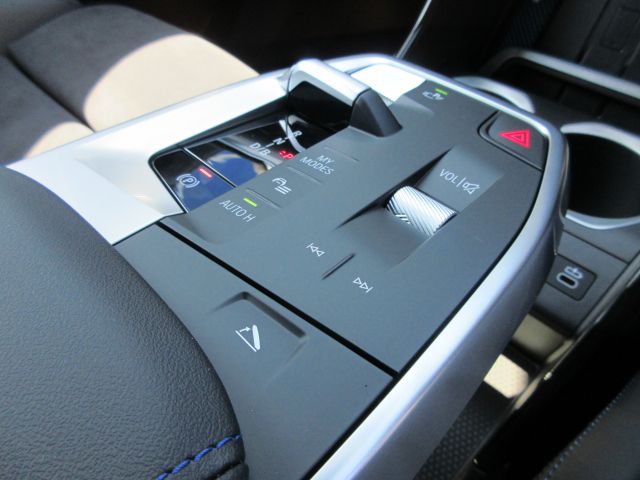 iX2 xDrive30 MSP