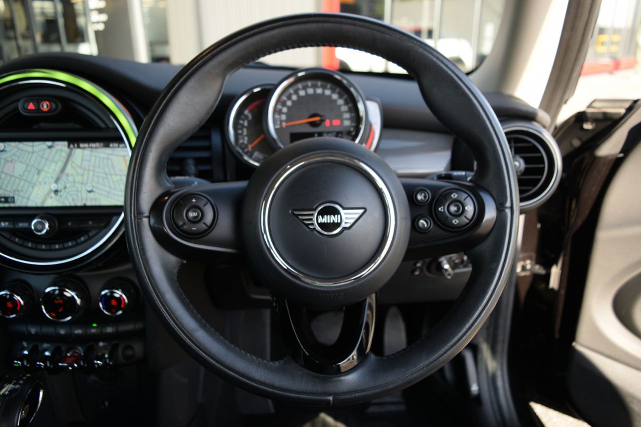F56 COOPER D (AT)