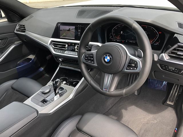 320i Sedan RHD