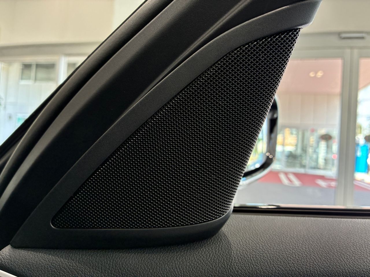 520d xDrive Sedan RHD