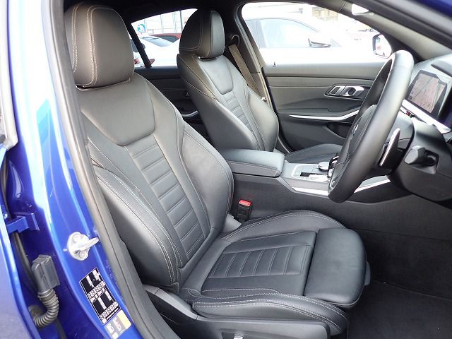 G20 330e Saloon RHD