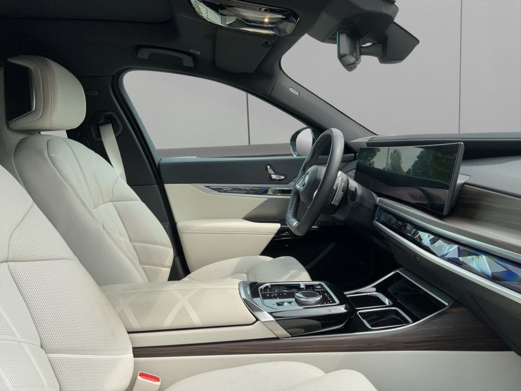 BMW 740