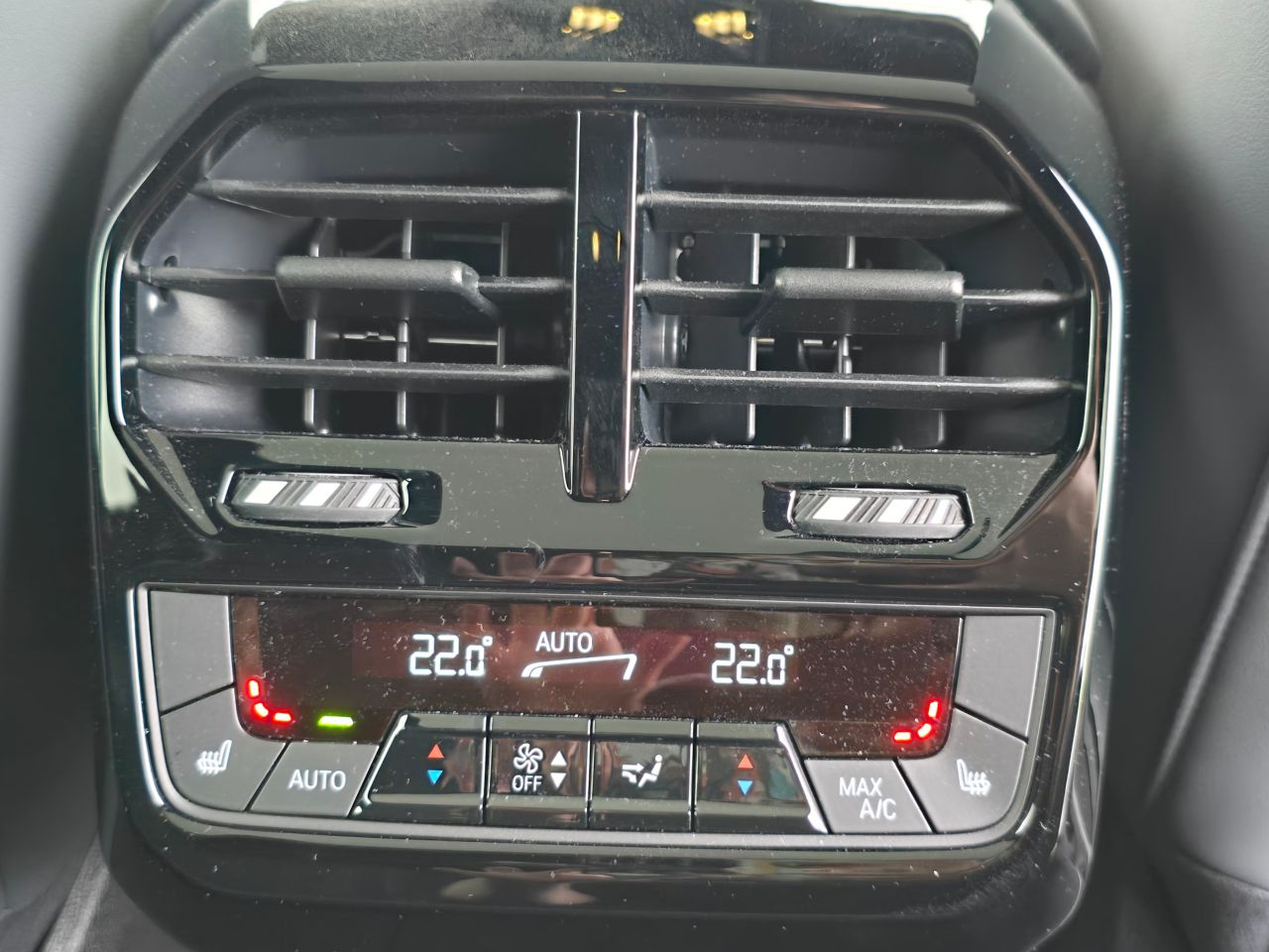 i20 iX xDrive40