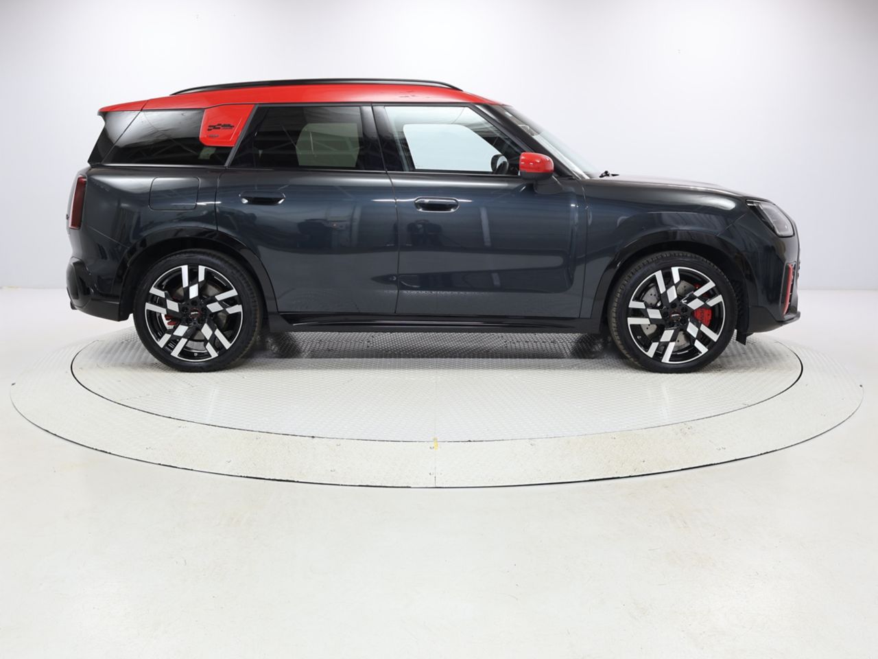 U25 MINI John Cooper Works Countryman ALL4