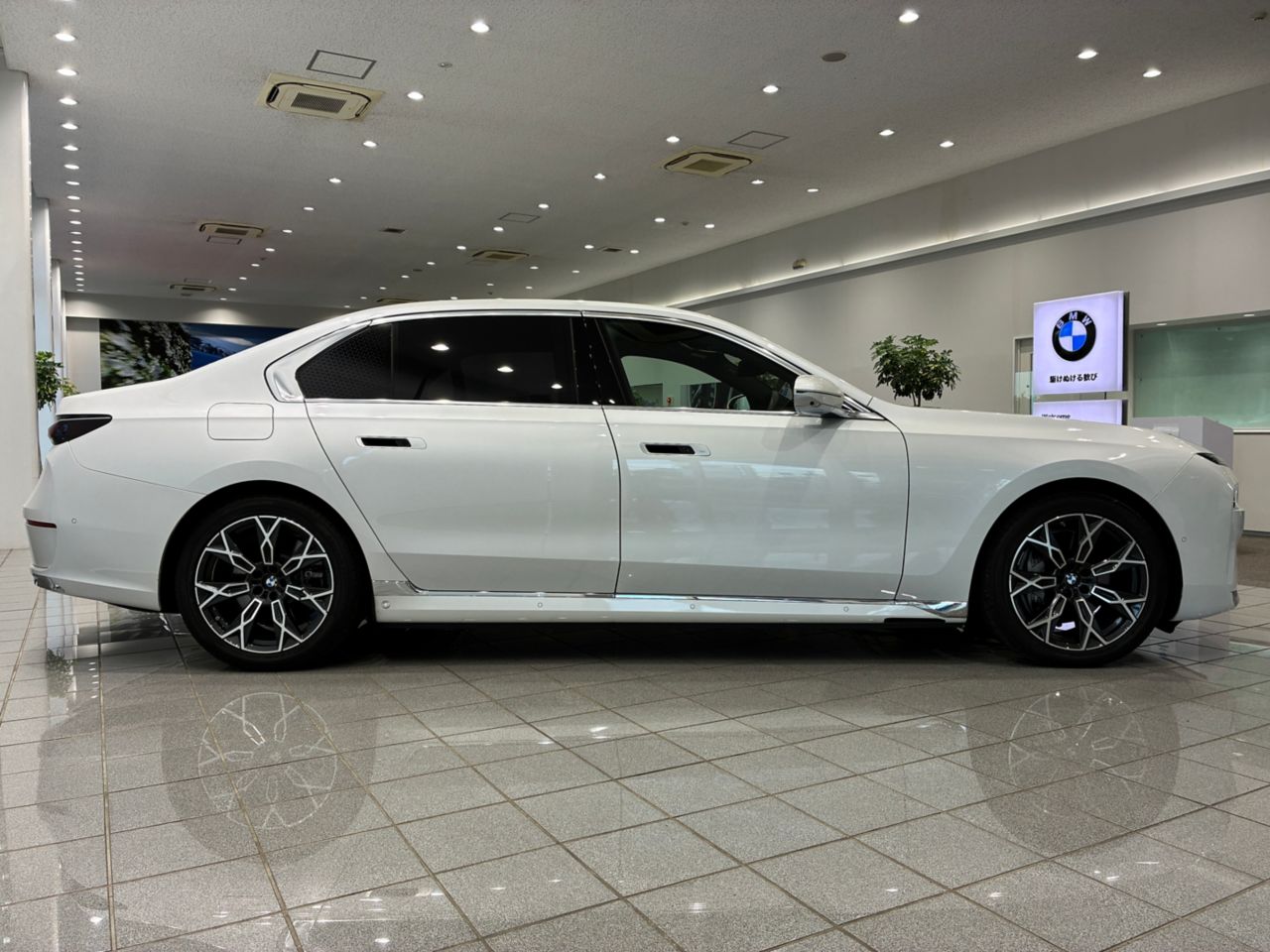 i7 xDrive60 Sedan RHD