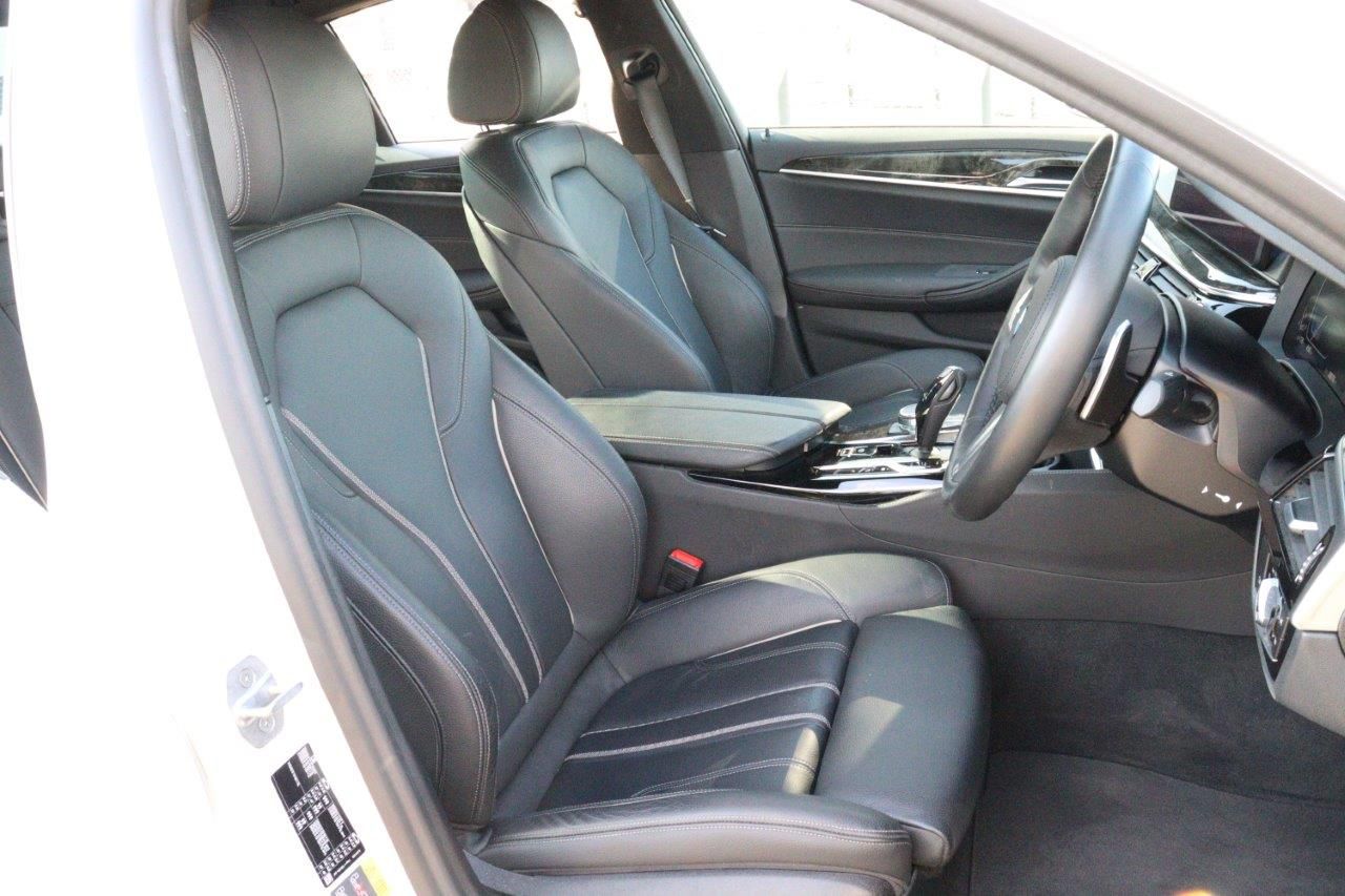 530e Sedan RHD