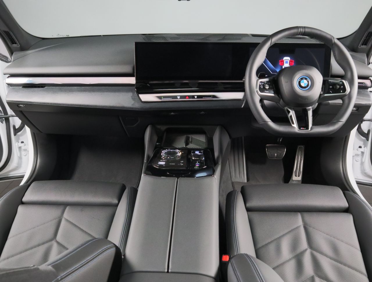 BMW i5 eDrive40 M Sport RHD