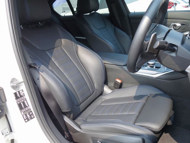320d xDrive Berline RHD