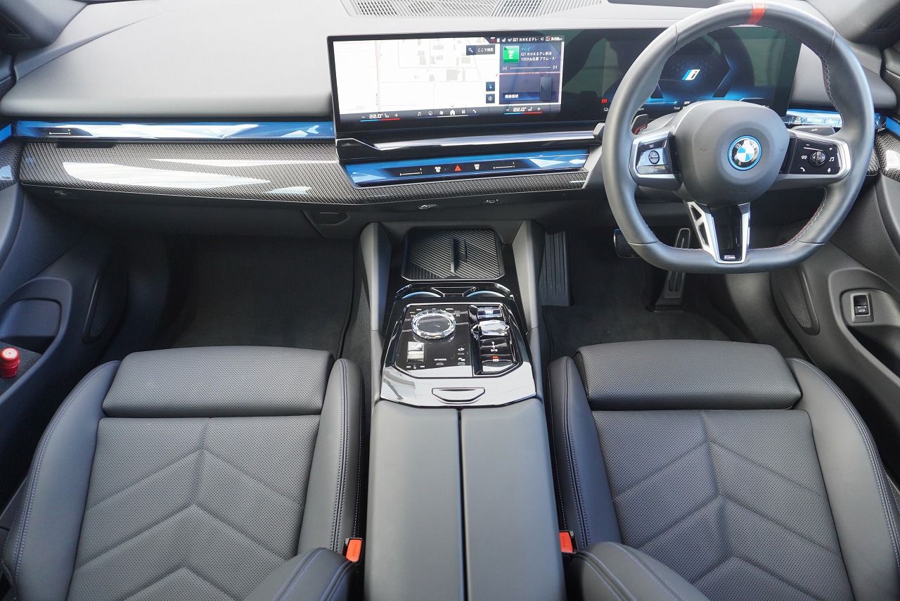 BMW i5 M60 xDrive Sedan RHD