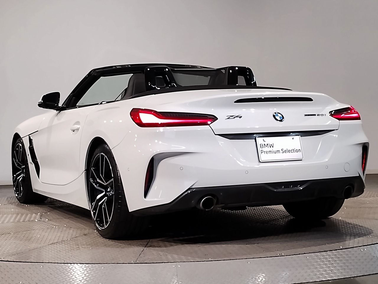 G29 z4 sDrive20i RHD