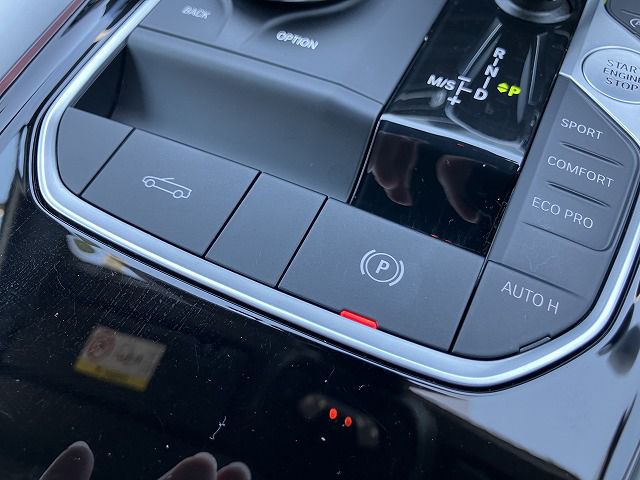 G29 z4 sDrive20i RHD
