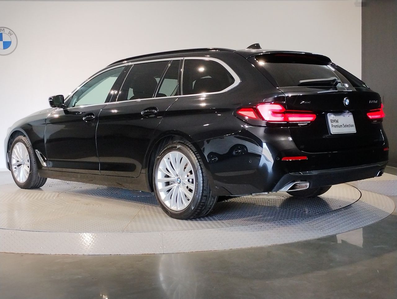 520d xDrive Touring RHD