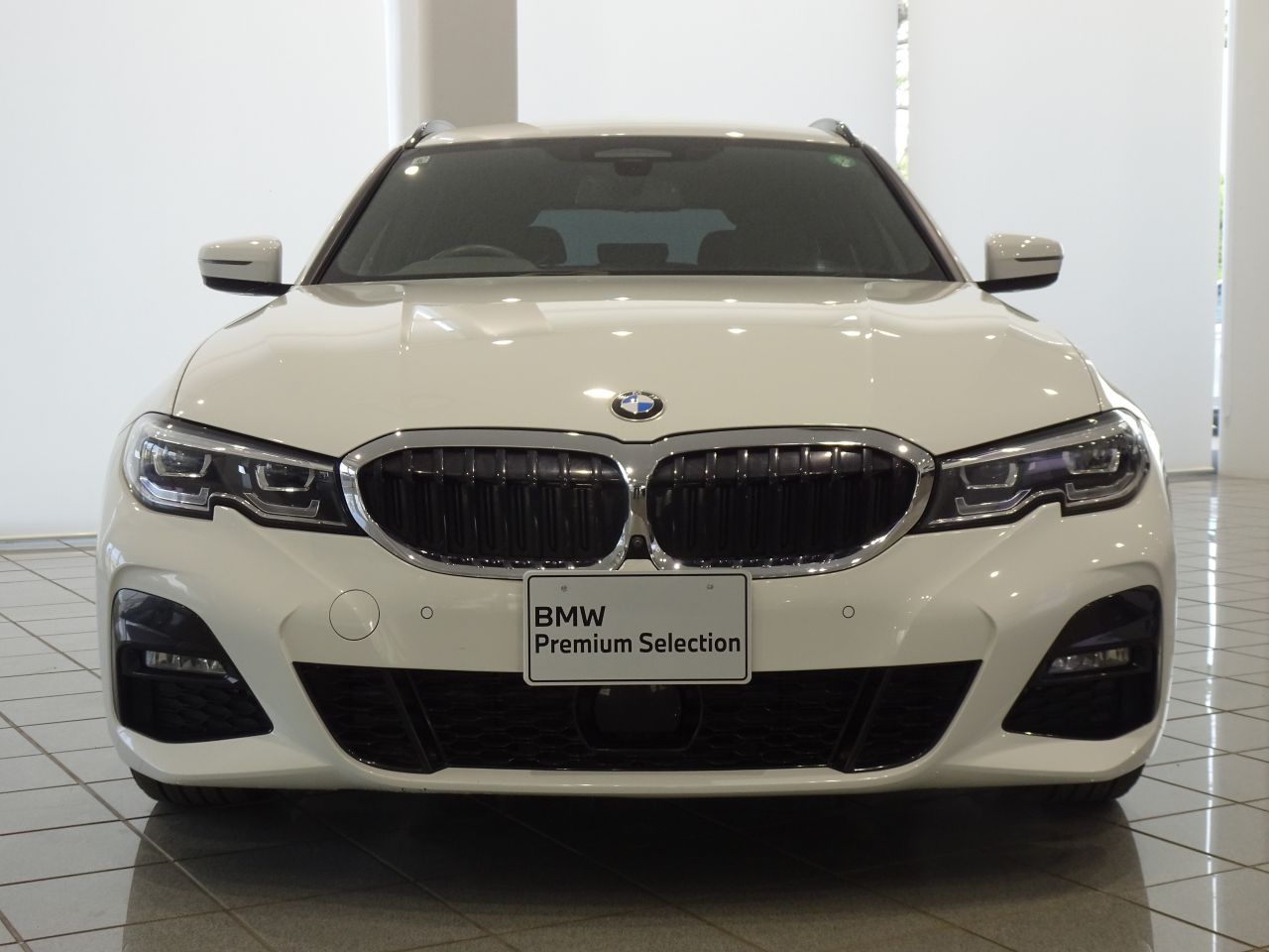 G21 320i RHD