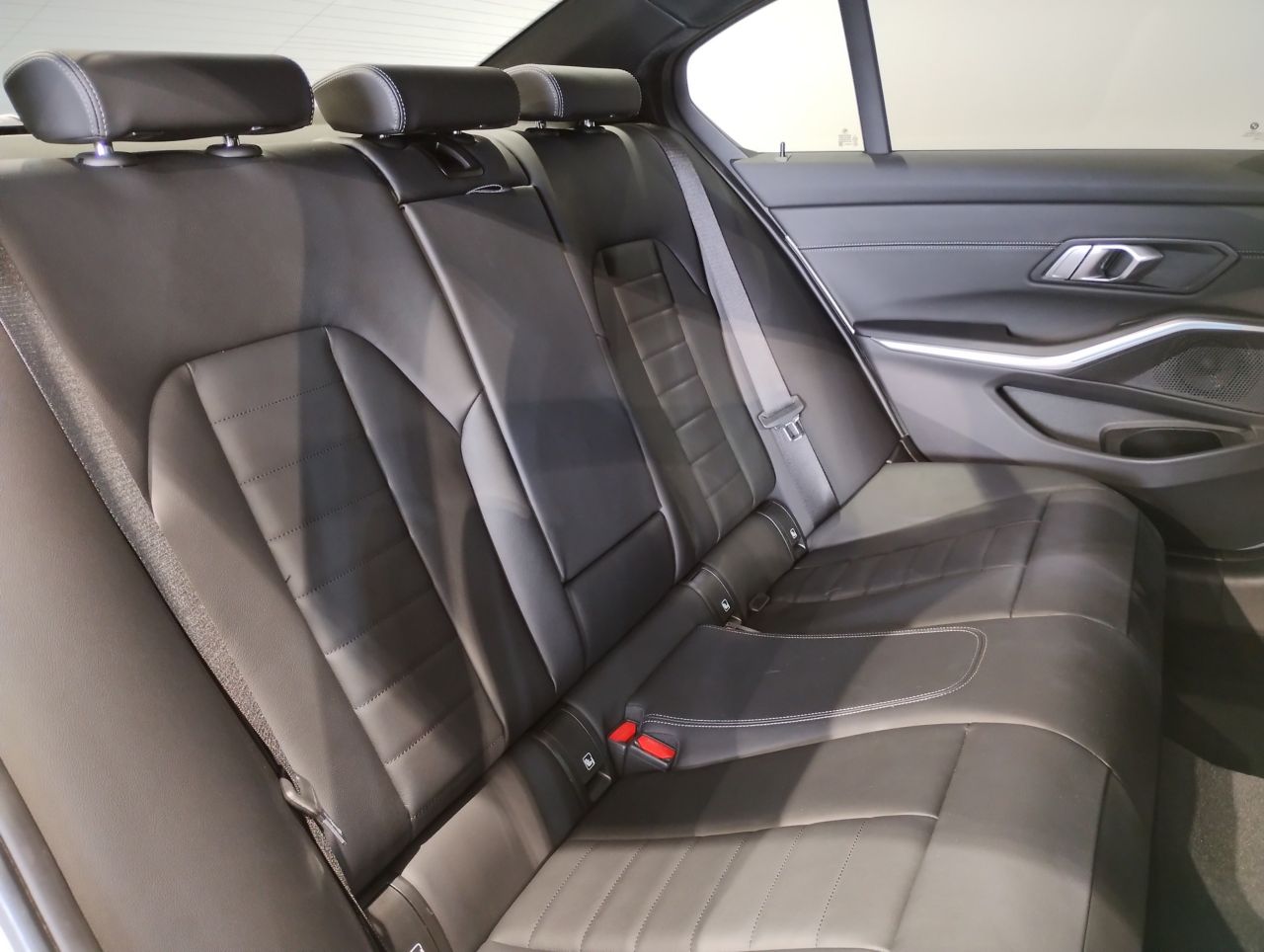 320d xDrive Berline RHD