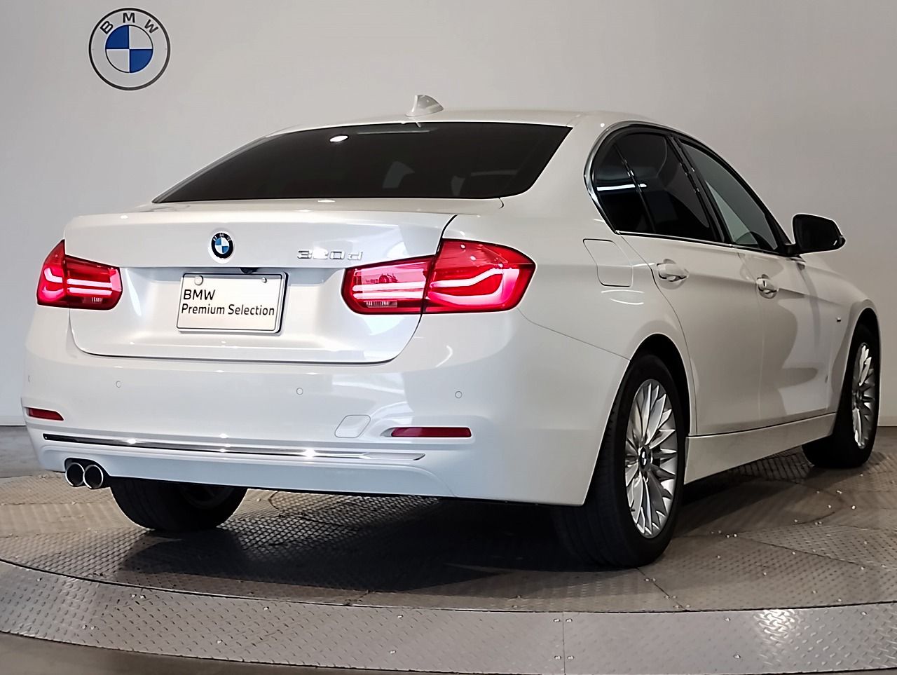320D SEDAN RHD