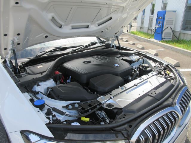 318i Touring RHD