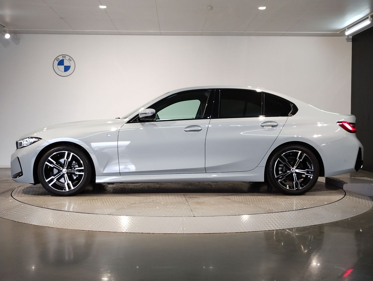 G20 320i Saloon LCI RHD MX