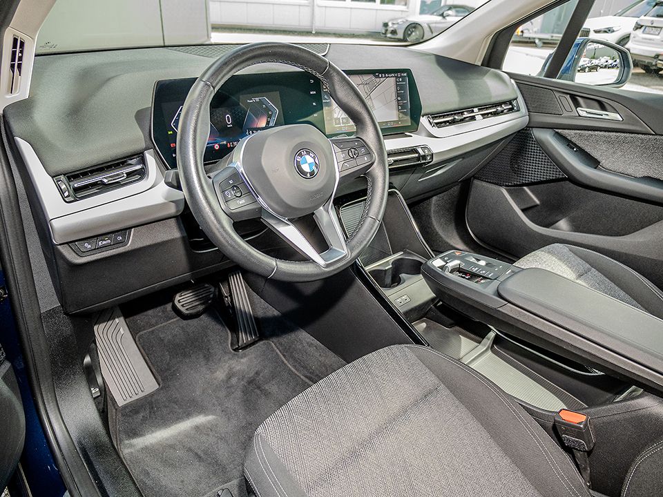 BMW 218