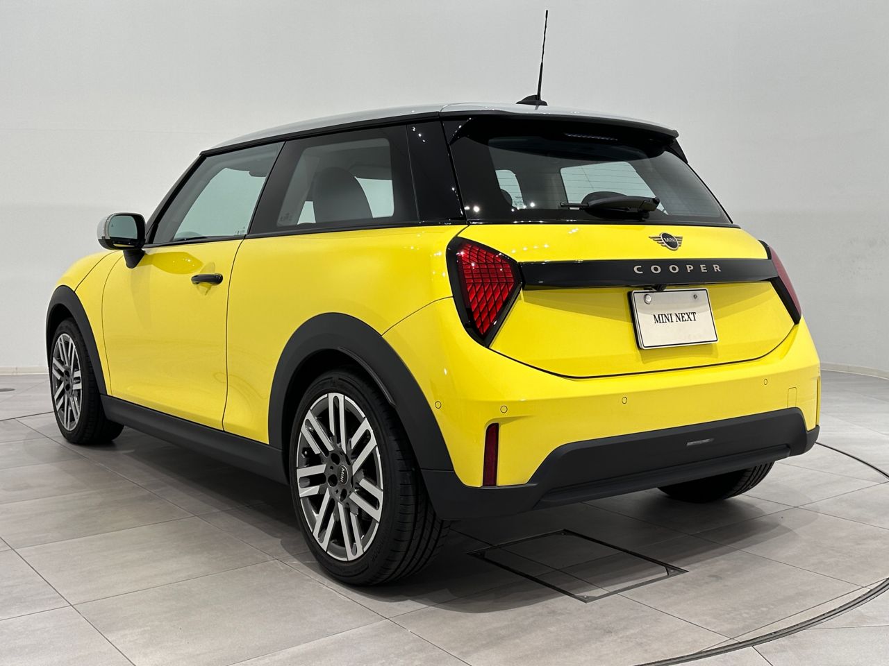F66 MINI Cooper C 3Dr