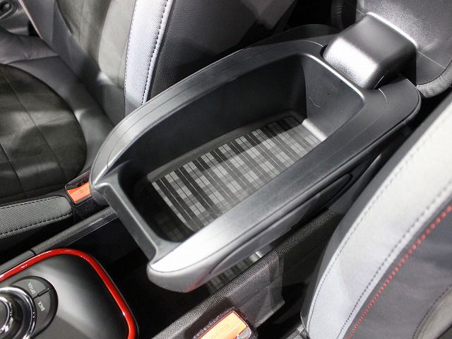 MINI John Cooper Works ALL4 Countryman RHD