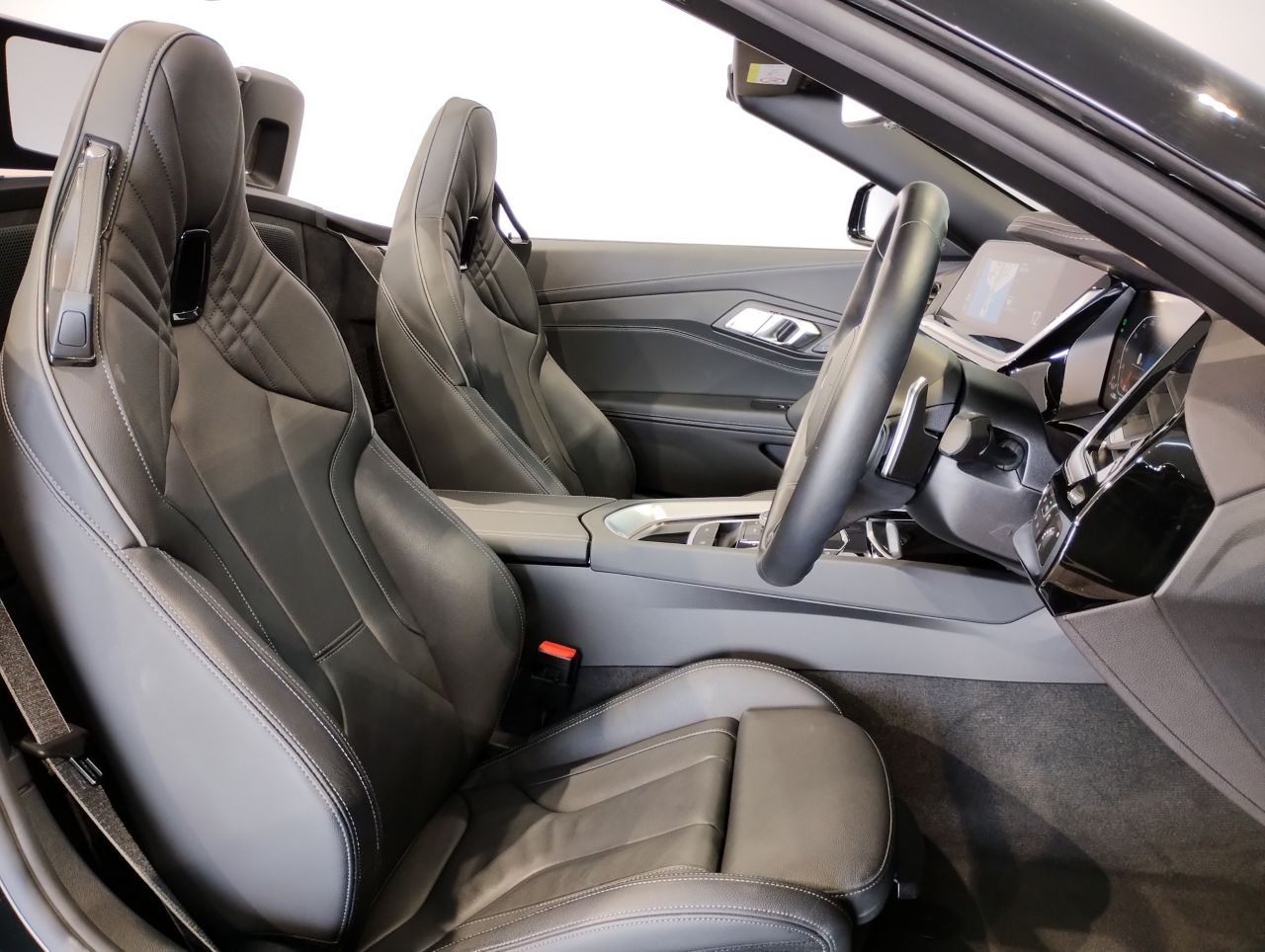 G29 z4 sDrive20i RHD
