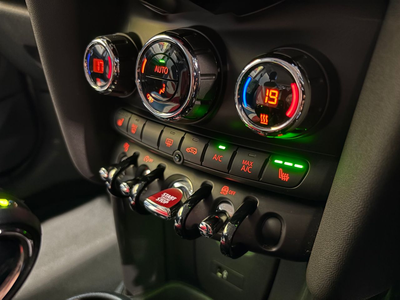 F55 COOPER D (AT)