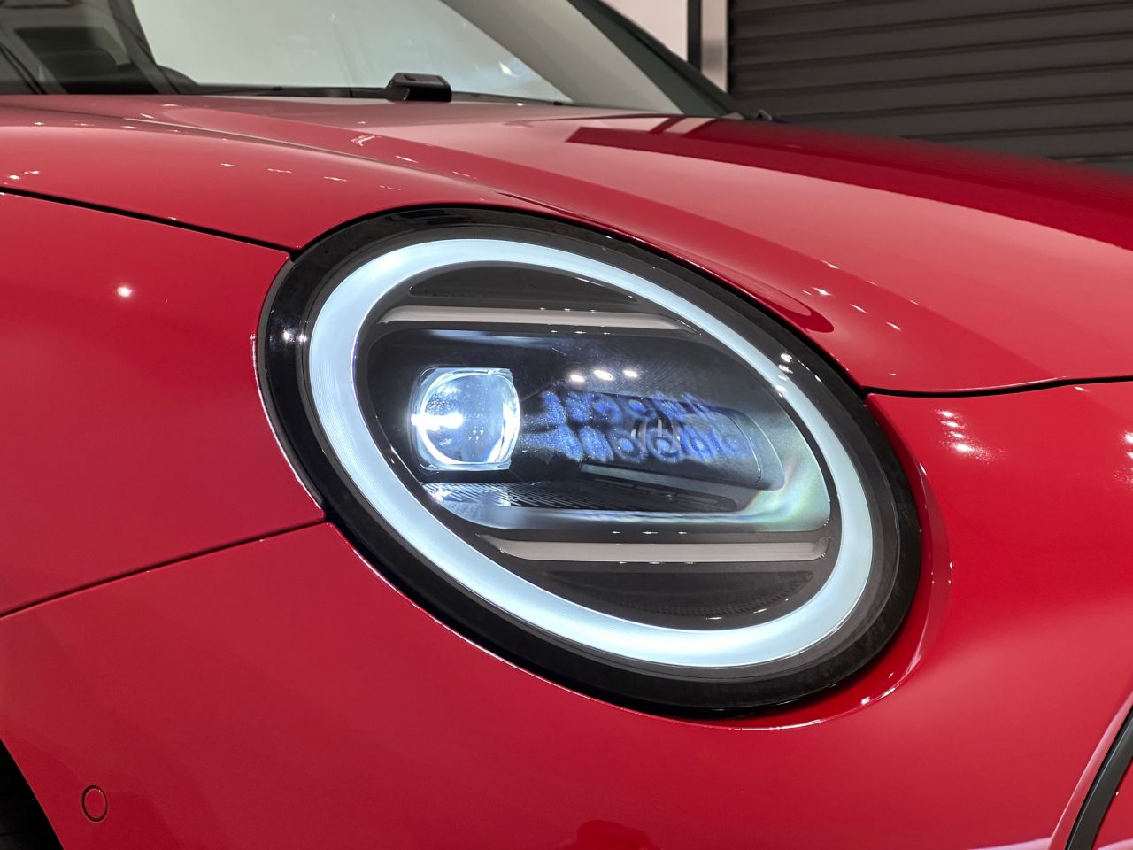 J01 MINI Cooper E