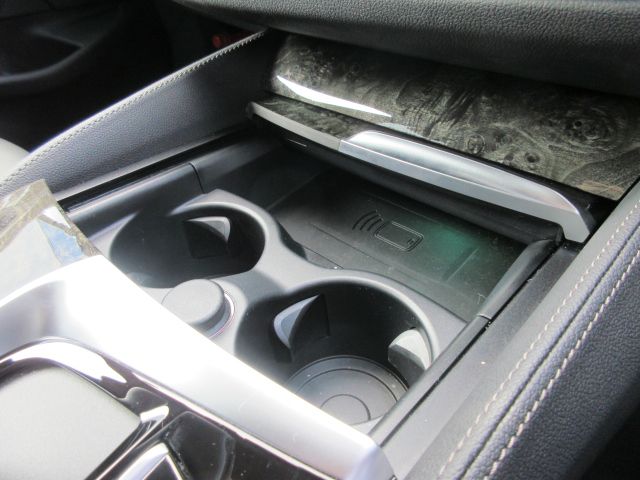 520d xDrive Sedan RHD