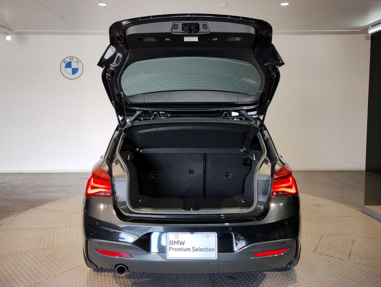 118D 5DOOR RHD