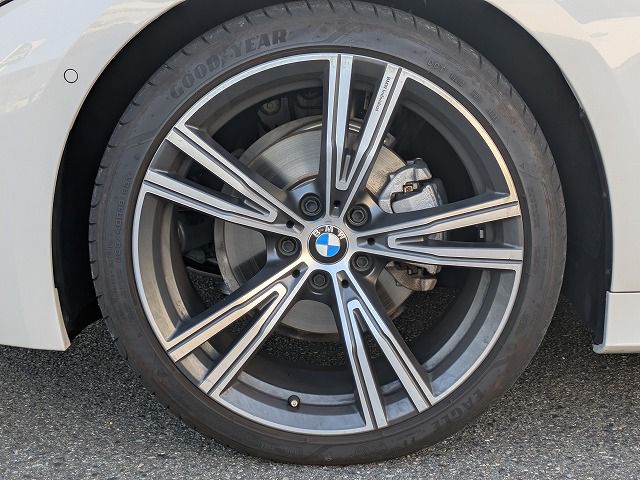 320d xDrive Berline RHD