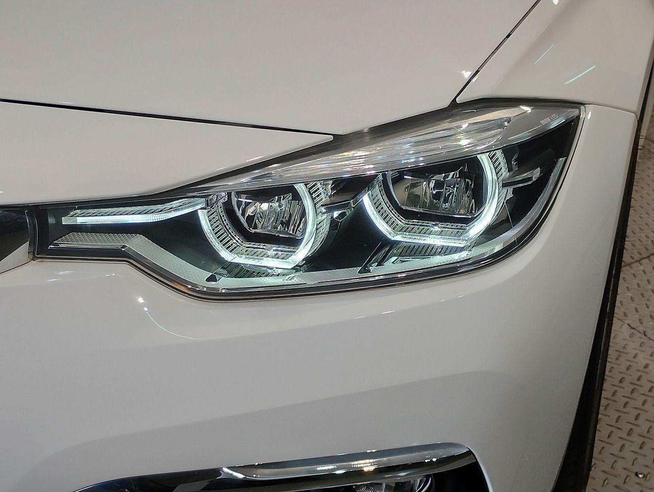 320I TOURING RHD