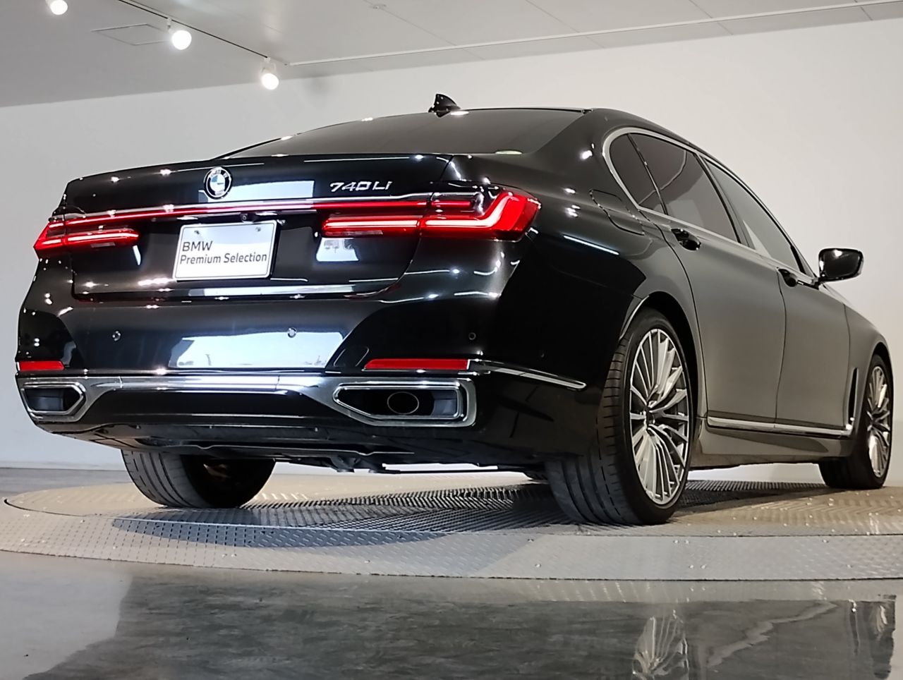 G12 740Li Saloon LCI