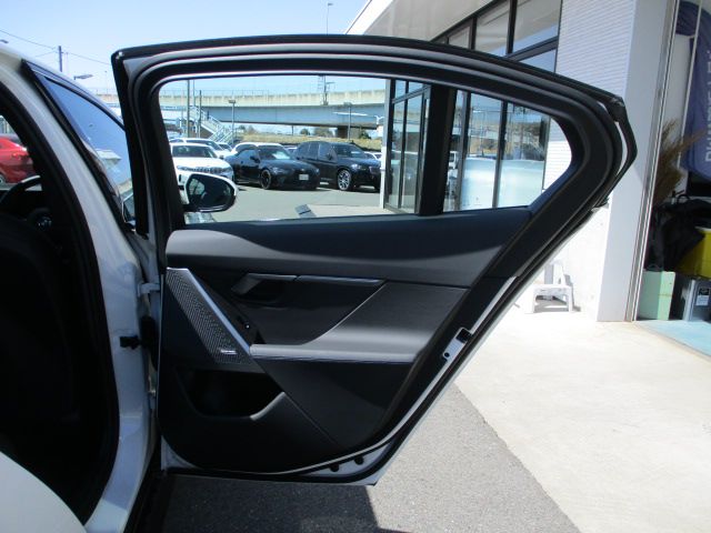 BMW i5 eDrive40 Sedan RHD