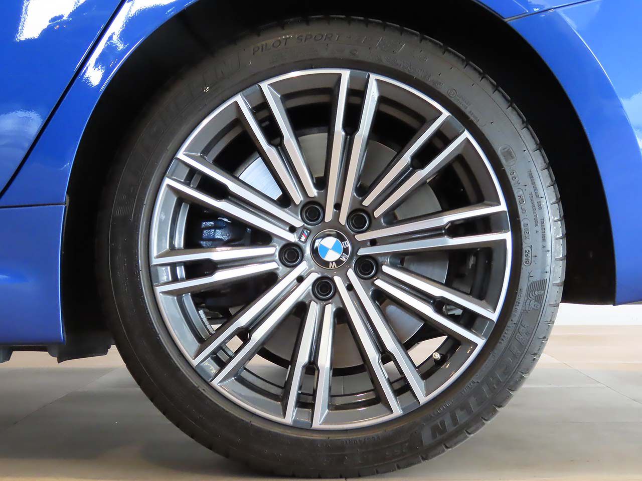 G20 330e Saloon RHD