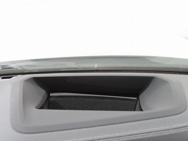 G26 i4 eDrive40 RHD