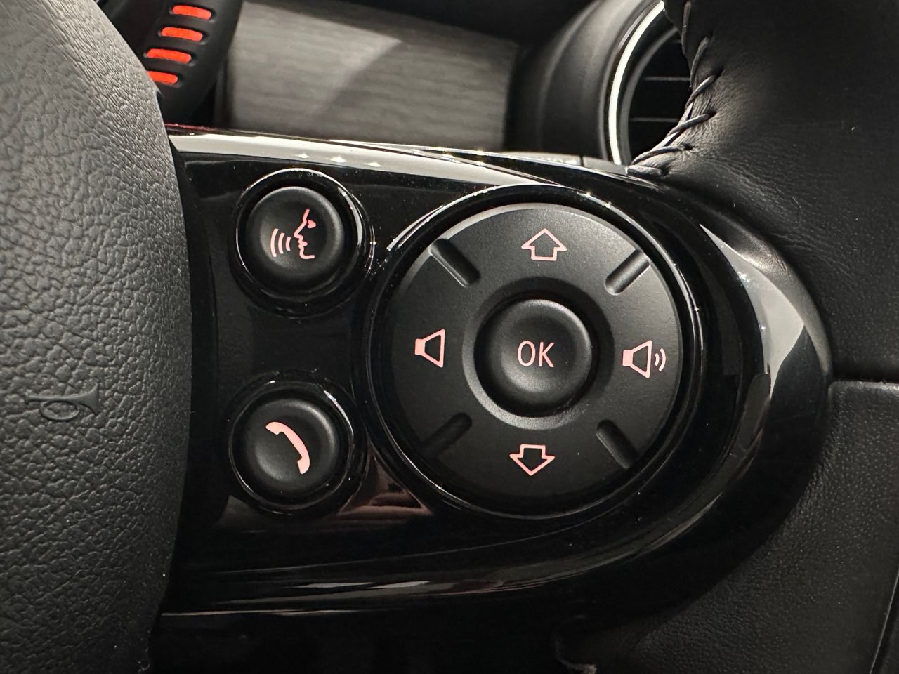 F55 COOPER S D(AT)
