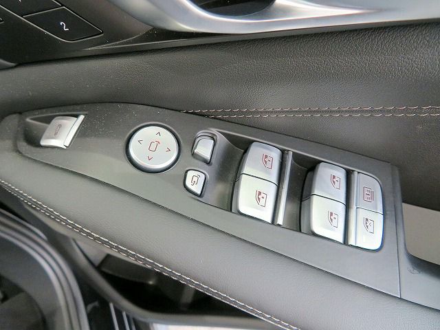 X7 xDrive40d RHD US