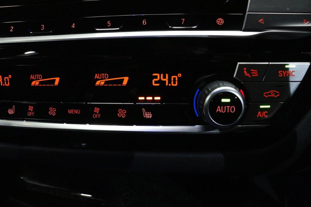 520d xDrive Sedan RHD