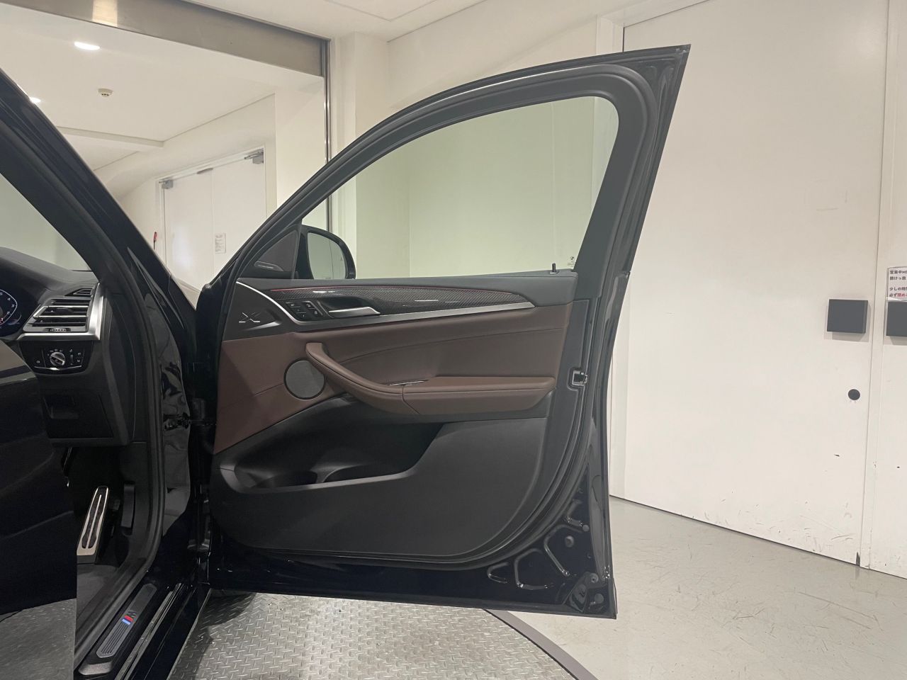 G02 X4 M40i RHD LCI