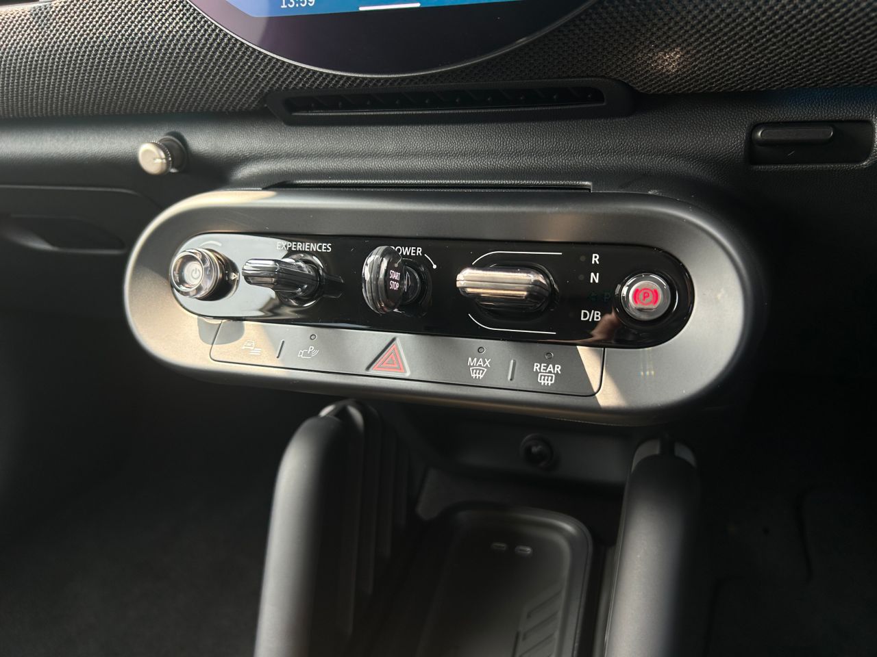 J01 MINI Cooper SE