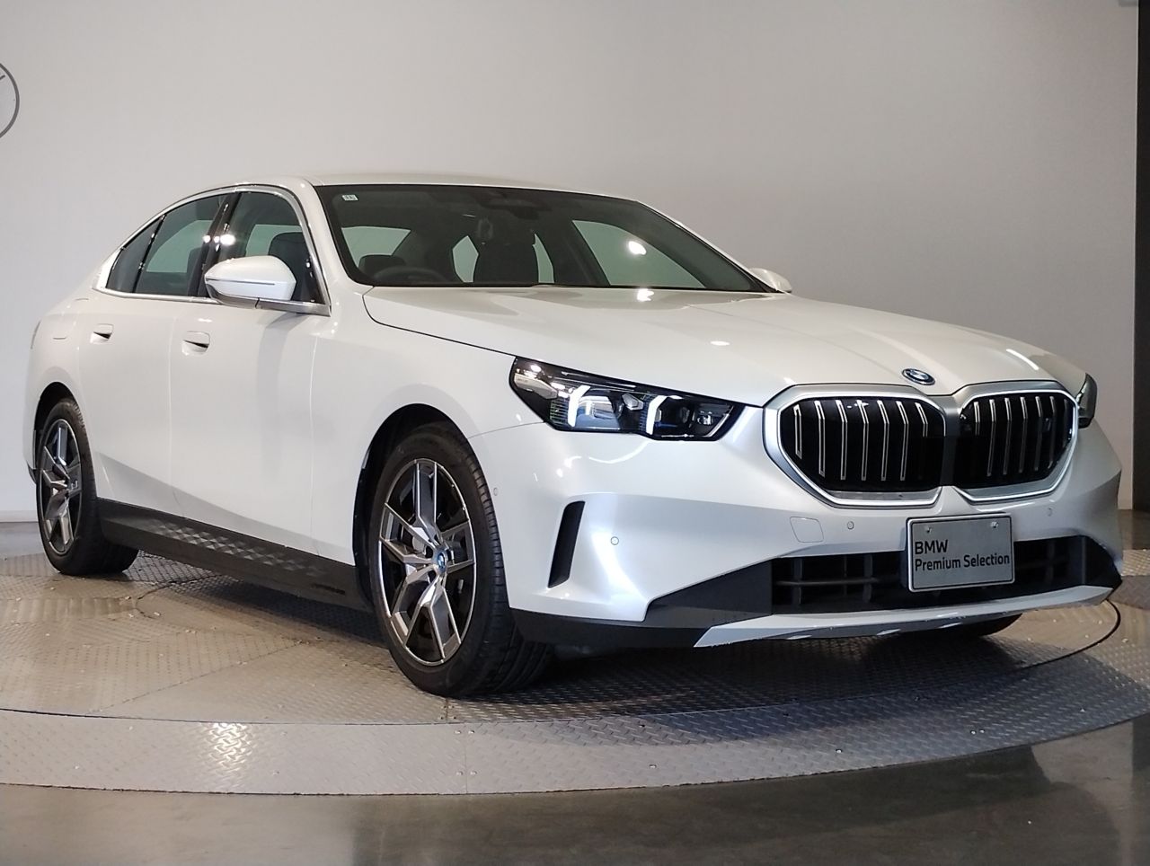 BMW i5 eDrive40 Sedan RHD