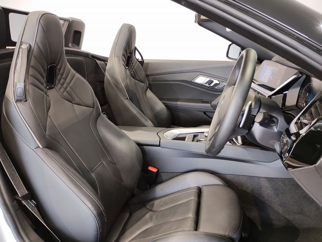 G29 z4 sDrive20i RHD