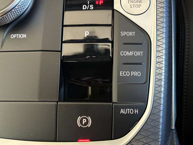 320d xDrive Berline RHD