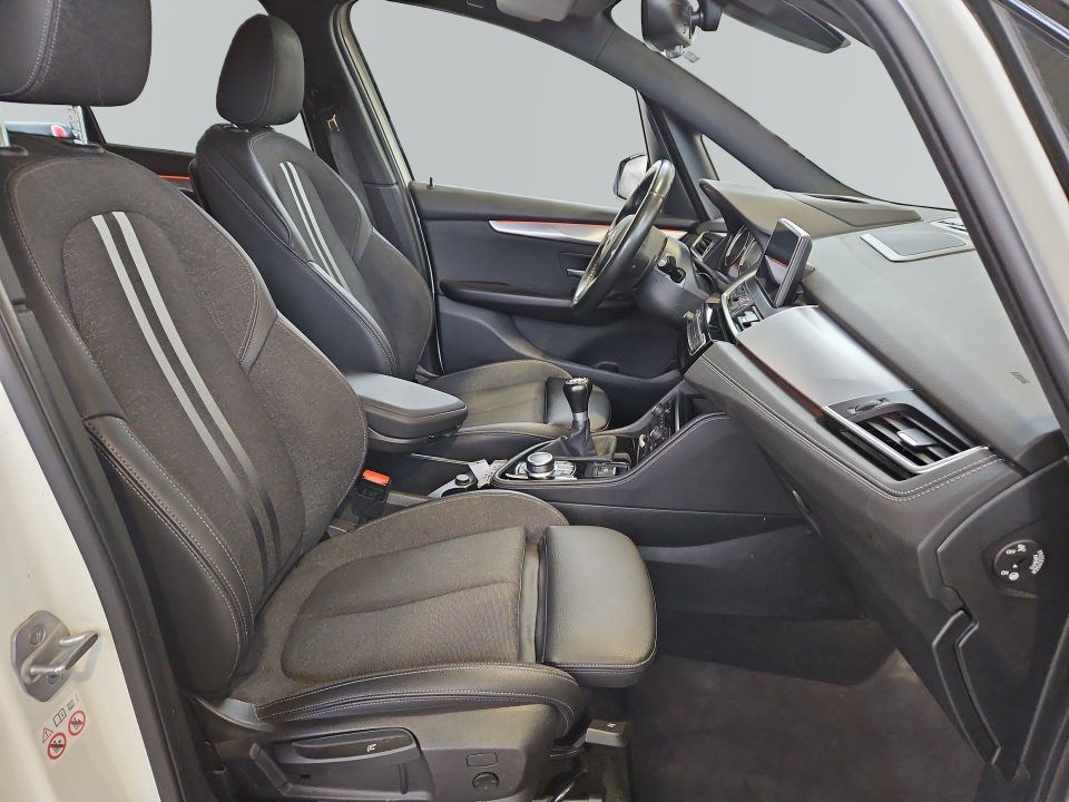 BMW 218