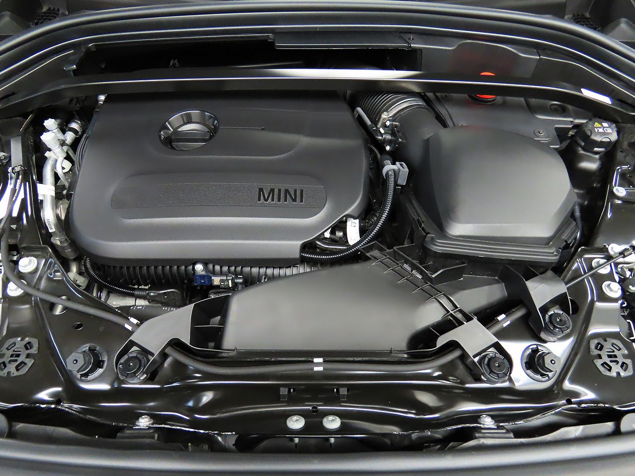 U25 MINI John Cooper Works Countryman ALL4