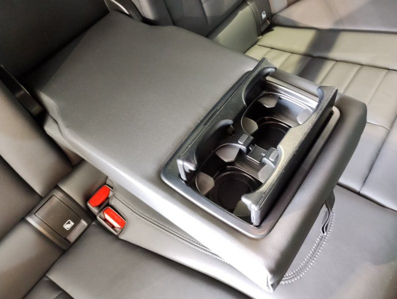 320d xDrive Berline RHD