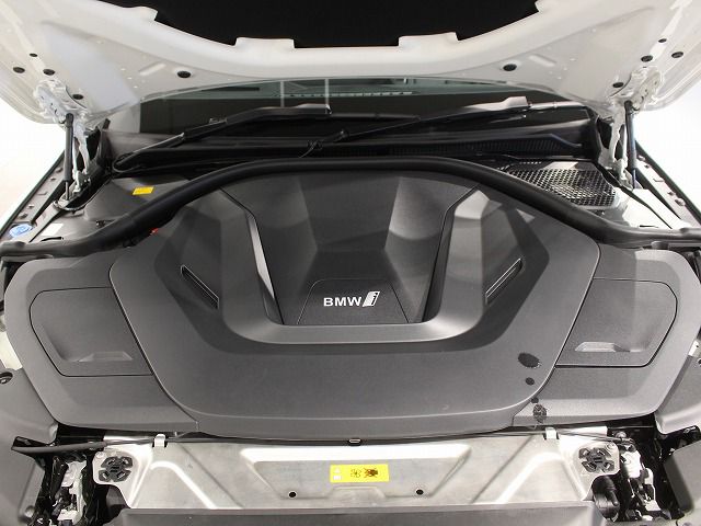 G26 i4 eDrive40 RHD