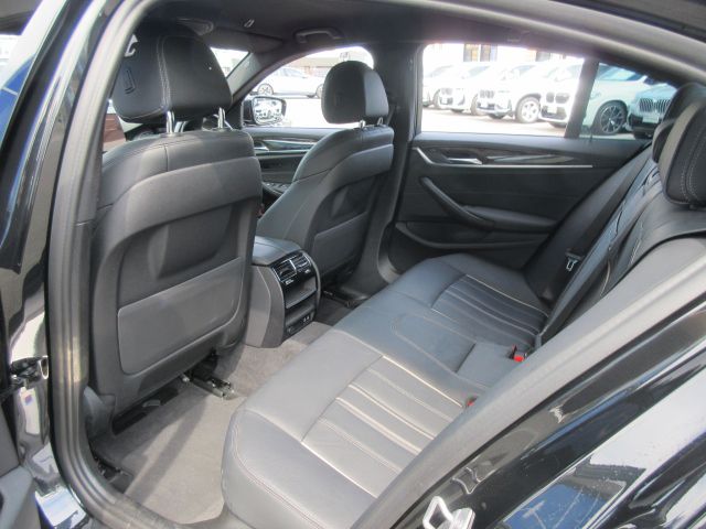 520d xDrive Sedan RHD
